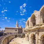 Nicolai Arles Centre